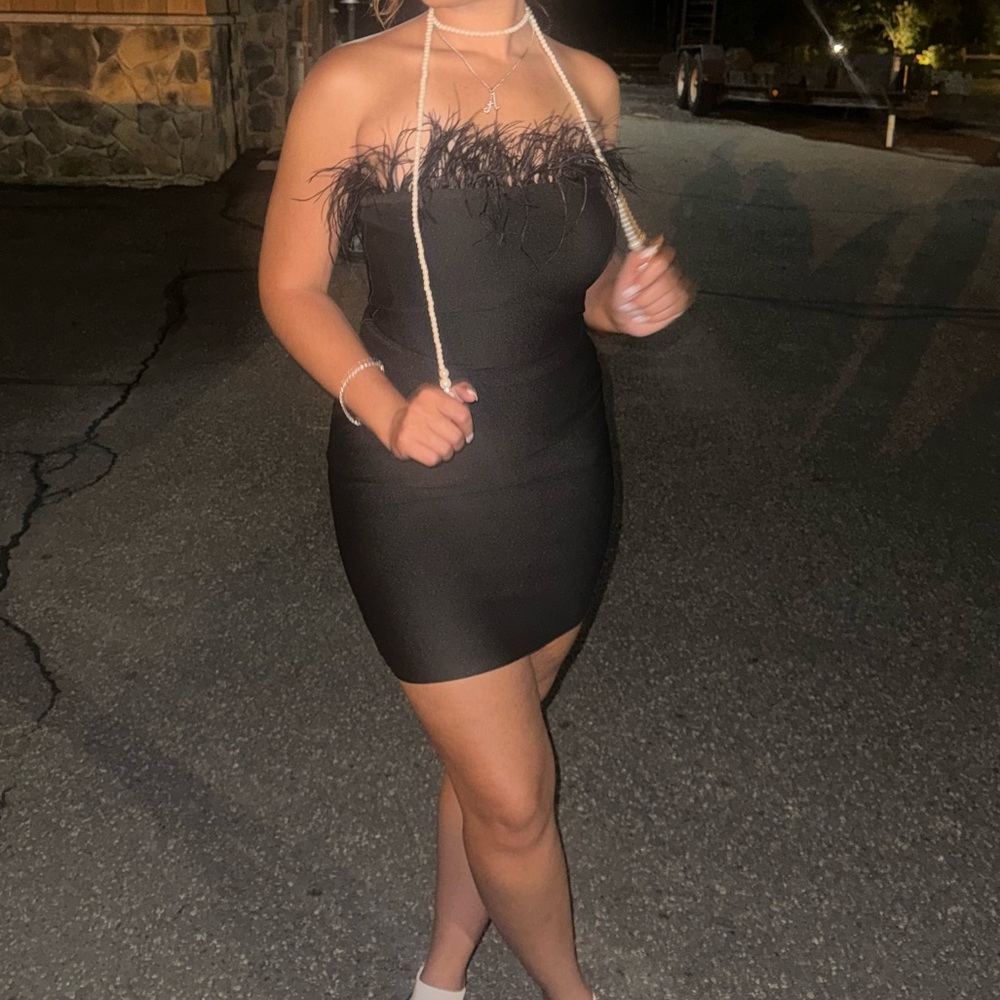 Black feather dress !